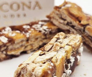 Cariños (guirlache almendra con choco)